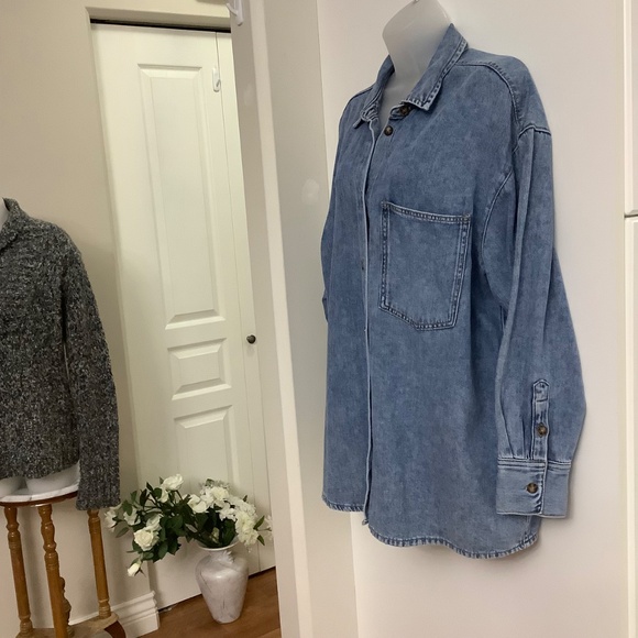 Reitman’s Soft Denim Oversized Shirt Sz Large - Picture 4 of 9